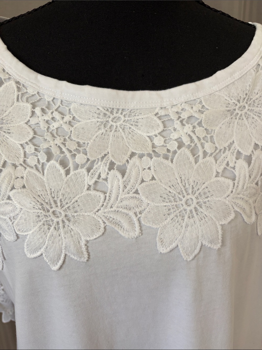 Rafaella White Floral Embroidered Lace Yoke & Sleeve Top - Picture 3 of 6